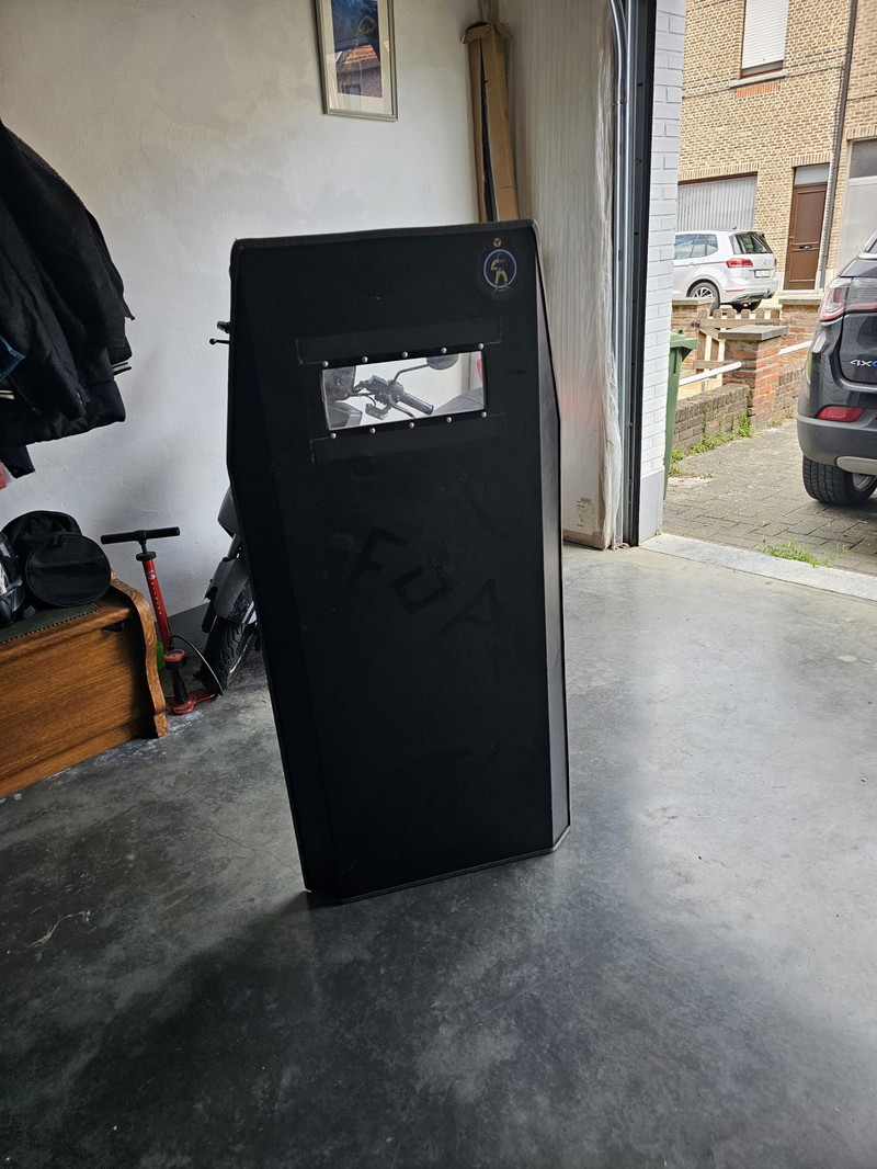 Afbeelding 1 van full size light weigth aluminium riot shield