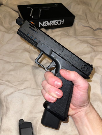 Image 2 pour Novritsch SSP28 Slit-Slide gbb pistol + extra mags + magwell