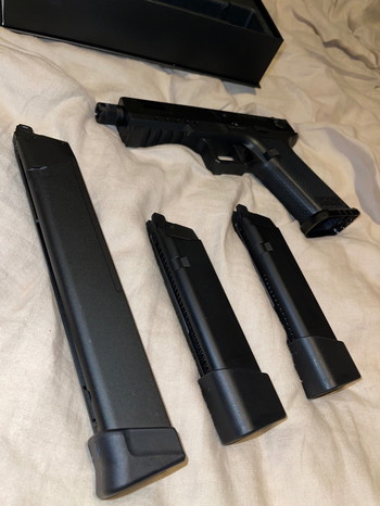 Image 5 for Novritsch SSP28 Slit-Slide gbb pistol + extra mags + magwell