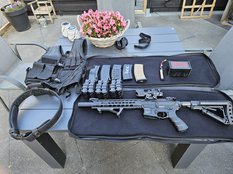 Imagen 1 de G&G GC16 Predator AEG met extra's