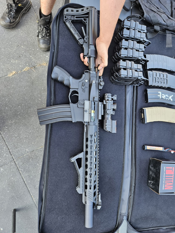 Image 2 for G&G GC16 Predator AEG met extra's