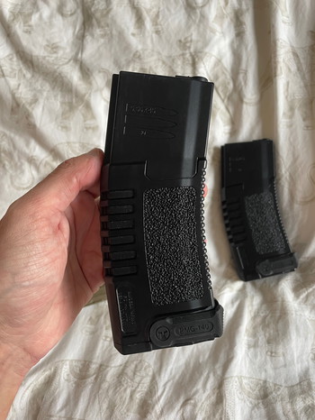 Image 3 for 3 of: 140rd PMG mid-cap magazine for M4/M16 type replicas - black and sand