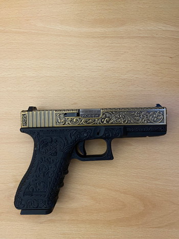 Afbeelding 2 van Airsoft WE Glock 18C Gold GBB Pistol