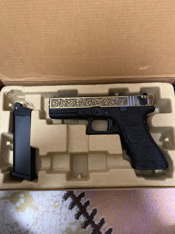 Afbeelding 3 van Airsoft WE Glock 18C Gold GBB Pistol