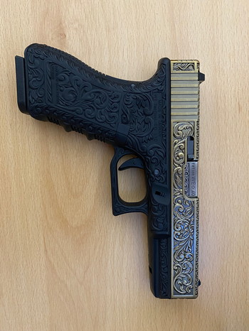Afbeelding 4 van Airsoft WE Glock 18C Gold GBB Pistol