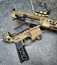 Imagen para CUSTOM - 3D printed vertical skeleton grip + cheekriser voor MCX- SPEAR LT
