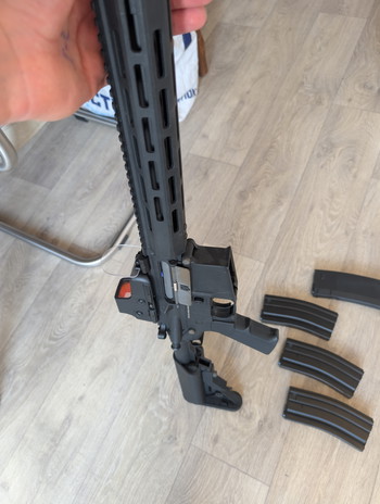 Imagen 3 de Specna Arms M4 | AEG | + magazijn en holo sight