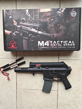 Afbeelding van Ares Amoeba M4 CCP-S incl. 2 batterijen, Prowin hop-up, silencer & magazijn