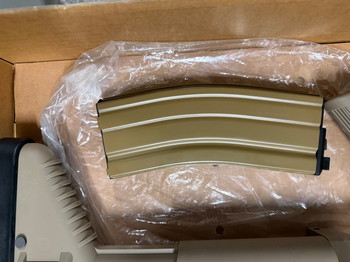 Bild 5 für Wei-ETech FN Herstal SCAR-L Vollmetall Open-Bolt Gas-Blow-Back 6mm BB Tan inklusive umfangreichen Zubehör + milspec Tactical Sling