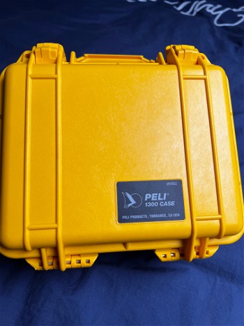 Image 2 pour Peli 1300 case yellow