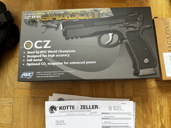 Image 2 pour KJ Works CZ 75 SP-01 Shadow Vollmetall GBB 6mm BB schwarz + Equipment