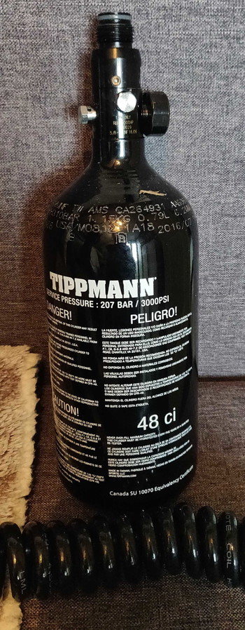 Image 2 for Tippmann M4 (360+FPS Joules instelbaar met regelschroef, Precision barrel, Hop-Up upgrade Full metal, GBB met luchtfles, incl Holographic sight, 4 mid-cap mags) + wapentas