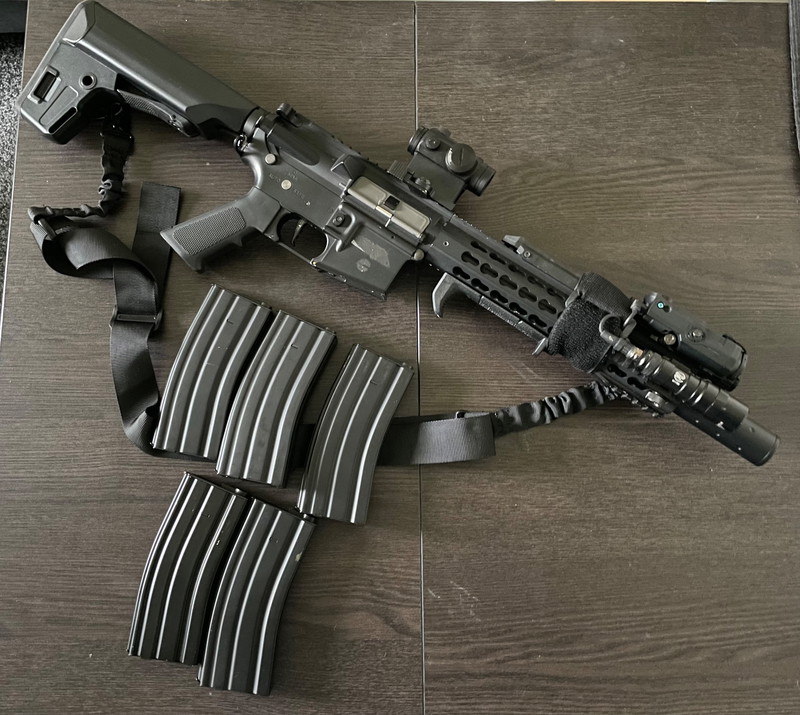 Image 1 for Upgraded M4 AEG met helm, bril, handschoenen, mondmasker en plate carrier