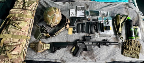 Image pour Colt M4 Hornet AEG en Glock 17 Gen 5 GBB en veel extra