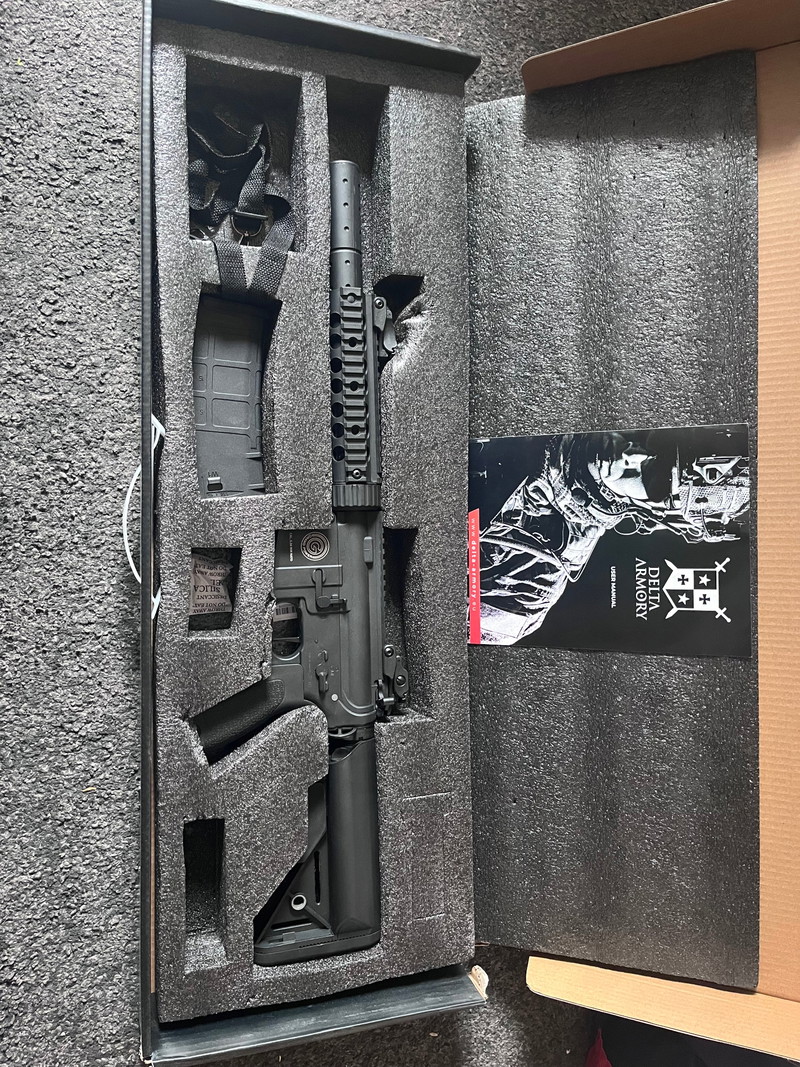 Imagen 1 de AR15 mit schnelltrigger, 2 Akkus und passenden Ladegerät.