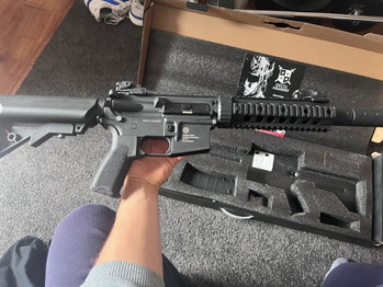 Image 3 for AR15 mit schnelltrigger, 2 Akkus und passenden Ladegerät.