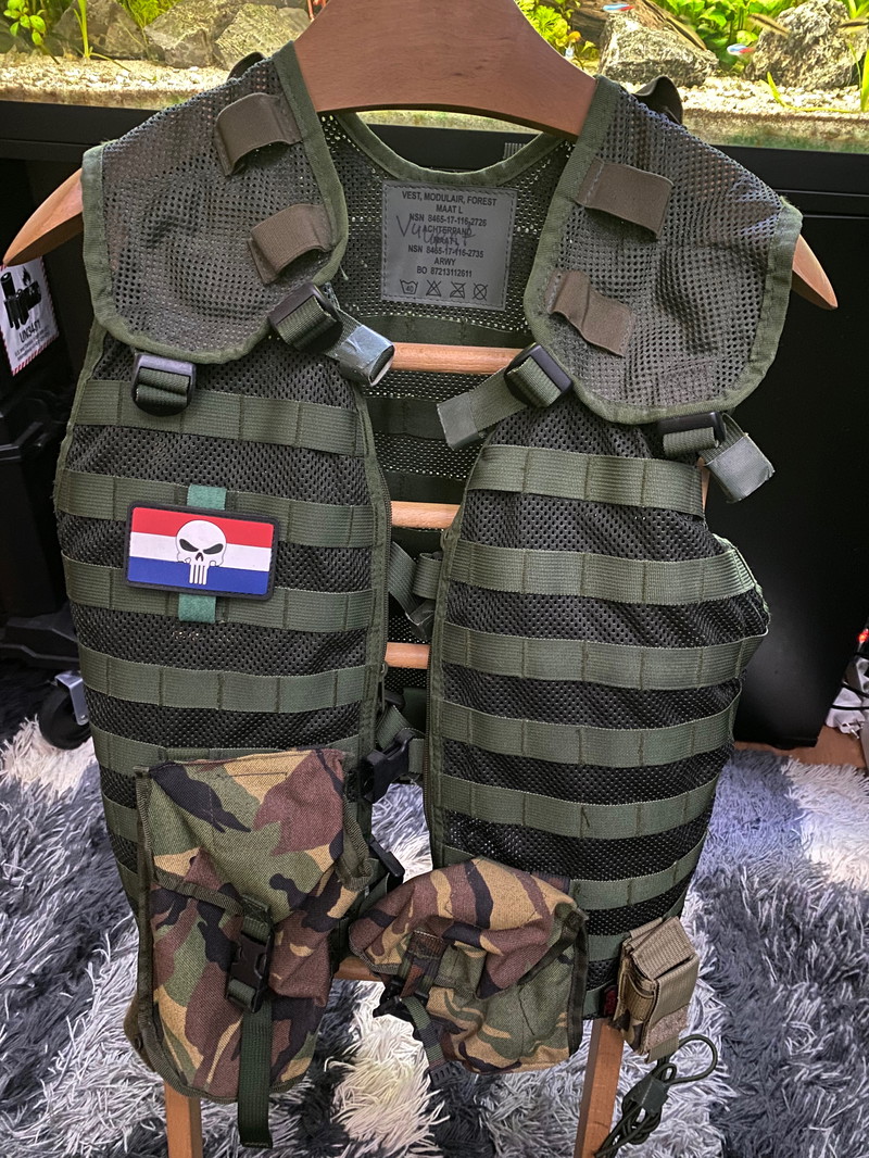Afbeelding 1 van Militair ammo vest , met verschillende tassen Maat L