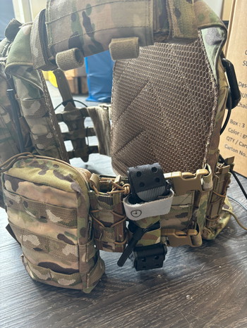 Afbeelding 4 van Warrior assault plate carrier incl accessoires en pouches