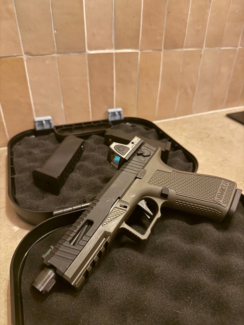 Afbeelding 1 van Novritsch SSP18 FULL AUTO met 3x magazijn!