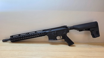 Afbeelding 2 van Upgraded Brushless Tokyo Marui M4 NGRS (originele doos)