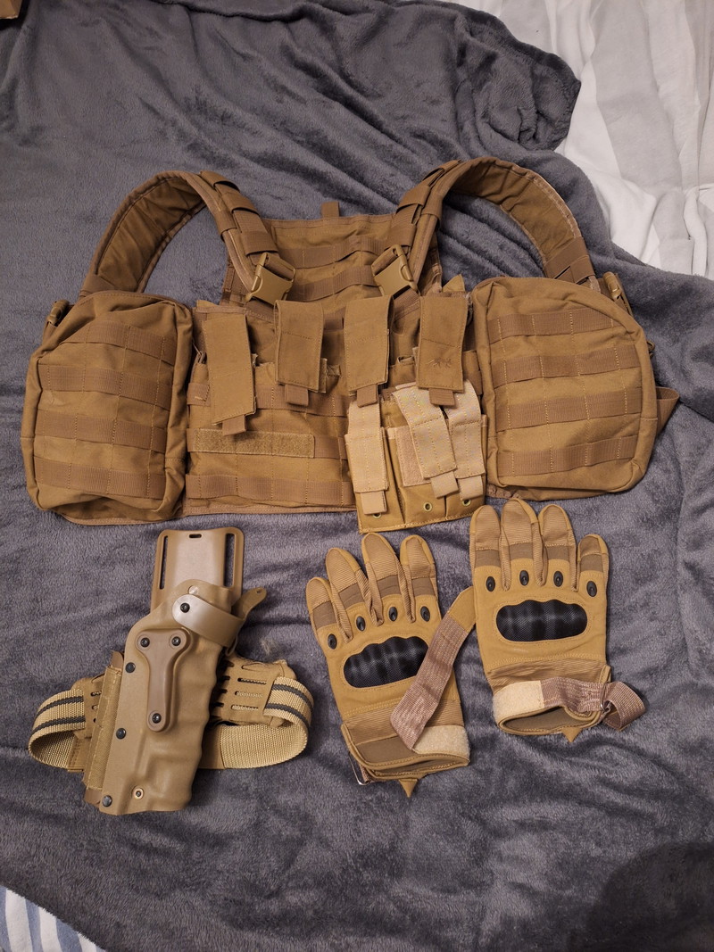 Afbeelding 1 van Chest rig+handschoenen+drop leg