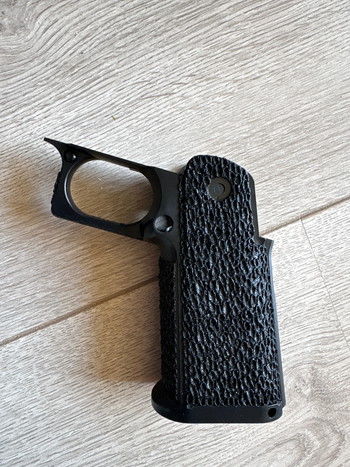 Afbeelding 2 van Hi capa 5.1 stock parts + handmade grip+alu guide plug