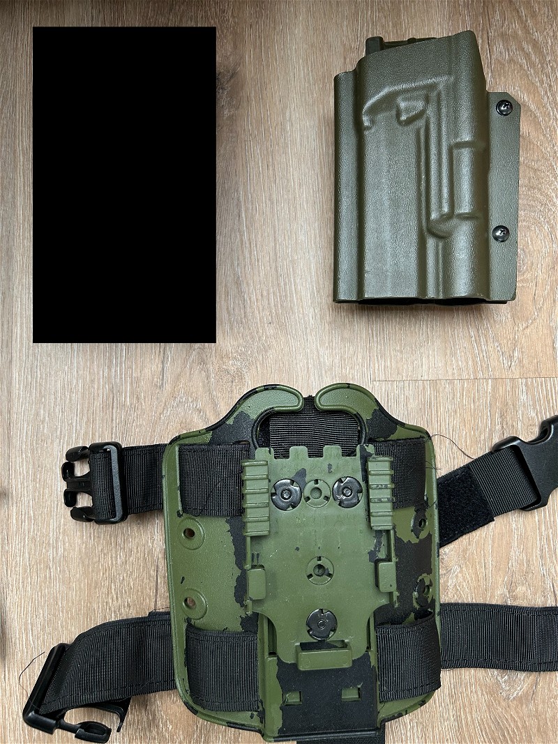 Image 1 pour Kydex Customs P320 M17/M18 met flashlight holster OD