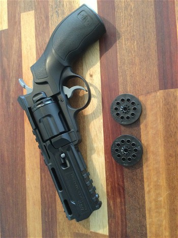 Image 2 for Elite Force H8R revolver