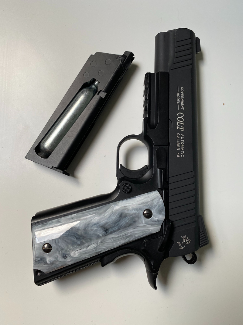 Afbeelding 1 van Cybergun Colt 1911 Black special edition!!!