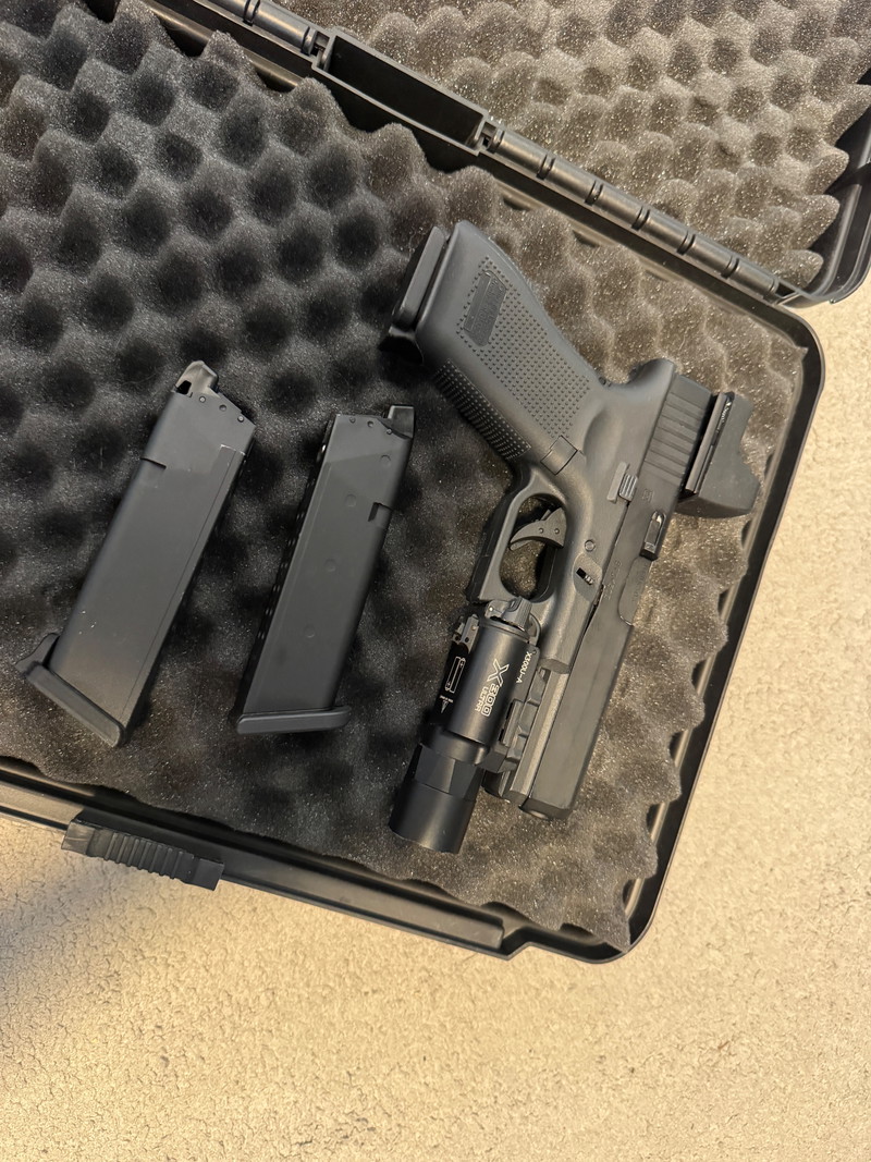 Imagen 1 de Glock 17 gen 5 met reddot en extra mags