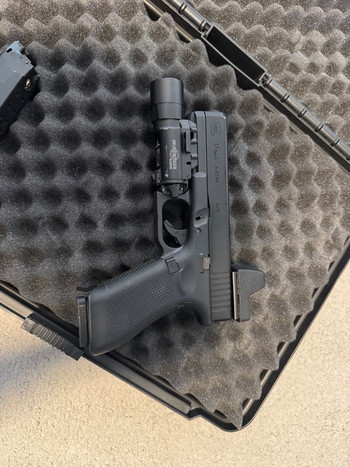 Imagen 2 de Glock 17 gen 5 met reddot en extra mags