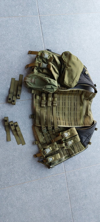 Image 3 for TT Base vest OD met pouches