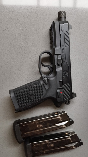 Afbeelding 2 van FNX-45 + 2 mags