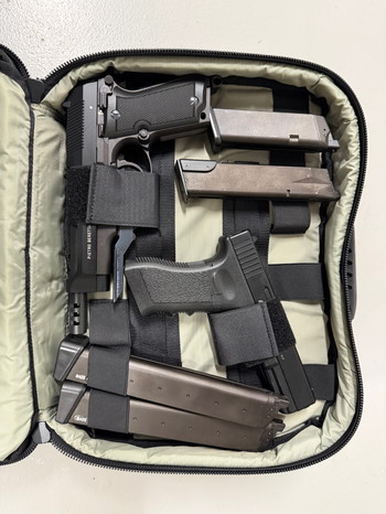 Image 2 pour VFC Heckler und Koch MP7 A1 GBB Softair V2, WE Glock 17 Gen. 3 CNC Stahlschlitten GBB 6mm BB schwarz, KWA M93R II GBB sowie Zubehör