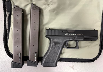 Image 3 pour VFC Heckler und Koch MP7 A1 GBB Softair V2, WE Glock 17 Gen. 3 CNC Stahlschlitten GBB 6mm BB schwarz, KWA M93R II GBB sowie Zubehör