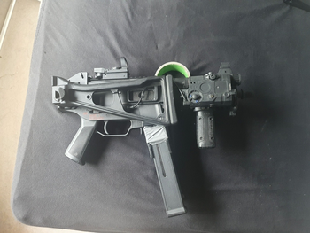 Afbeelding 3 van UMP 45 + optic + Lazer/light combo + extra mag