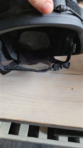 Afbeelding 2 van EMS helmet met lamp en go pro adapter + afstelbare binnenkant