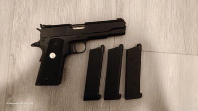 Image pour Army armanent R29 1911 Gold cup incl 3 magazijnen