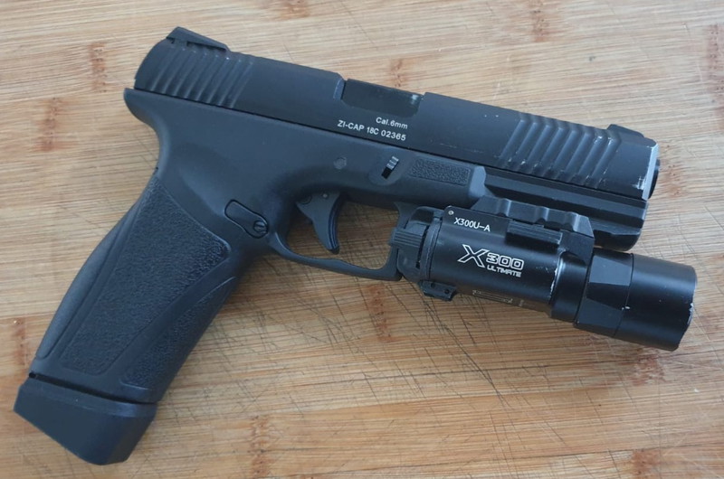 Afbeelding 1 van Combat Pistol +surefire 300