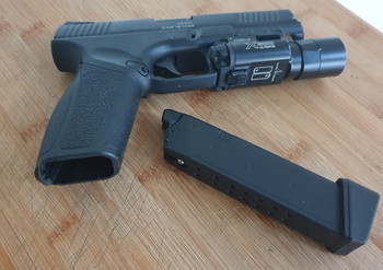 Afbeelding 4 van Combat Pistol +surefire 300