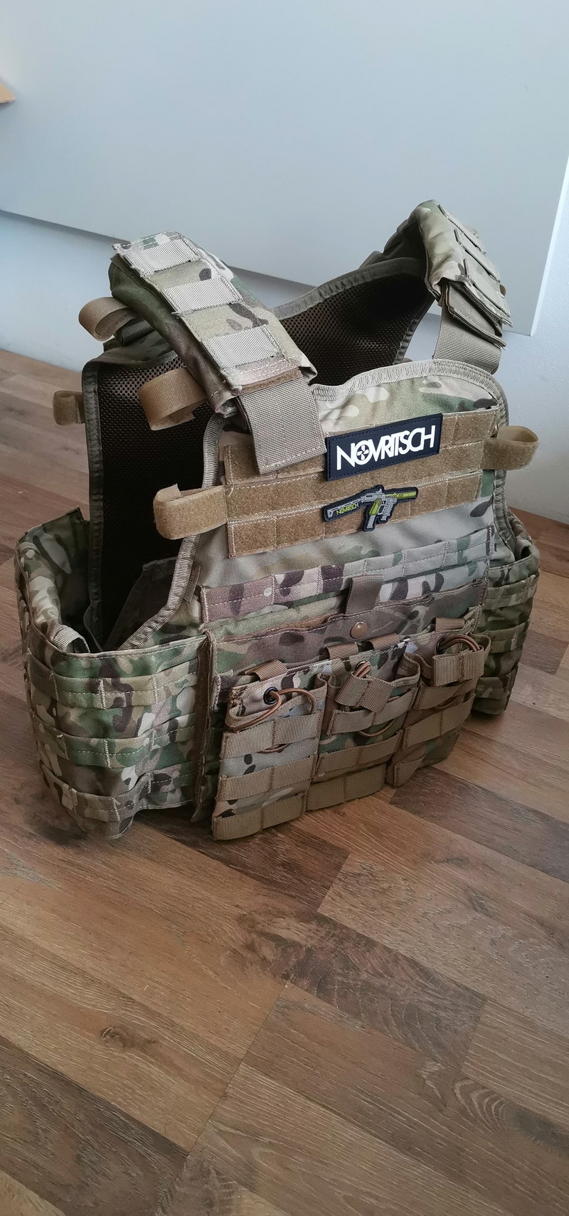 Image 1 for Plate carrier with plates