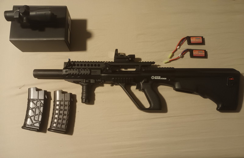 Afbeelding 1 van ASG Steyr AUG + mags + brand new red dot scope in box