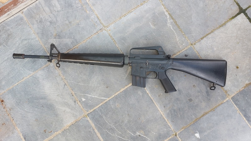 Bild 1 für G&P M16 ( komt met echte M16 handguards en echte early model non trapdoor stock geïnstalleerd )