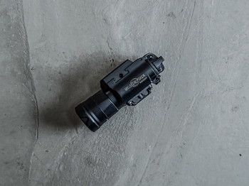 Image 2 for Surefire XH35 Flashlight