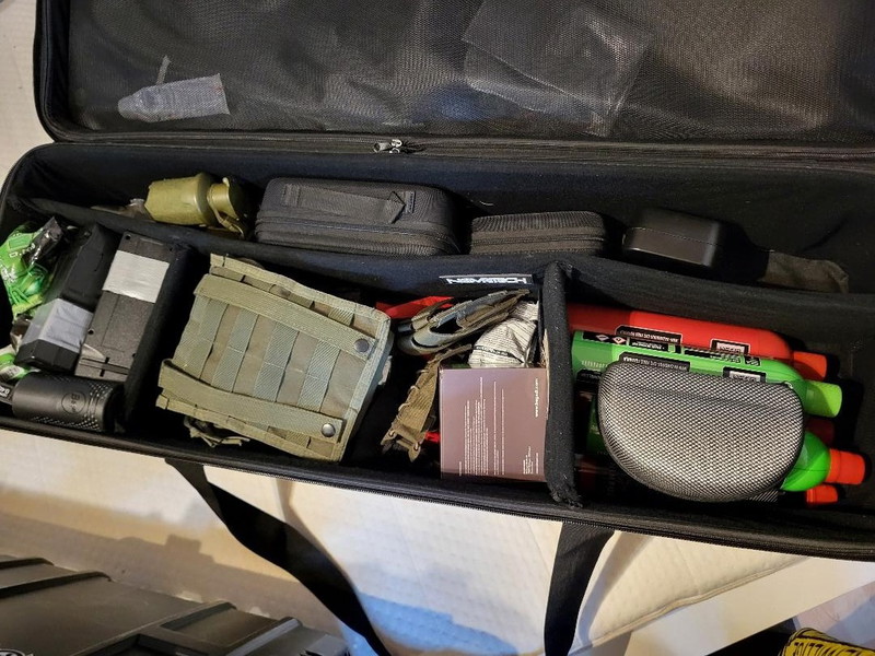 Bild 1 für Gesamte Airsoft Ausrüstung 2 Langwaffe 1 Kurzwaffe Akkus/ Gas/ BB's/ Kleidung/Helm/Brille/Funkgerät