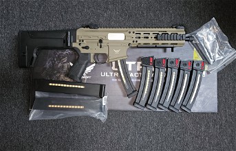 Afbeelding van M917G UTR45 met 8 MP5 magazijnen incl adapters en 2 UMP style magazijnen