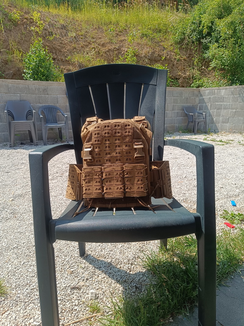 Image 1 for Novritsch tan vest