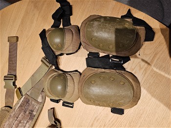 Afbeelding 6 van Varia, Pouches, bipod, knie bescherming, ztack ptt, sling, headset adaptor