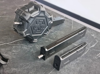 Bild 3 für M9 Baretta op HPA met drummag en hi cap mag