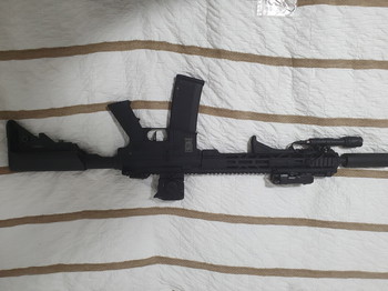 Imagen 2 de AEG Specna Arms FLEX con batería y extras